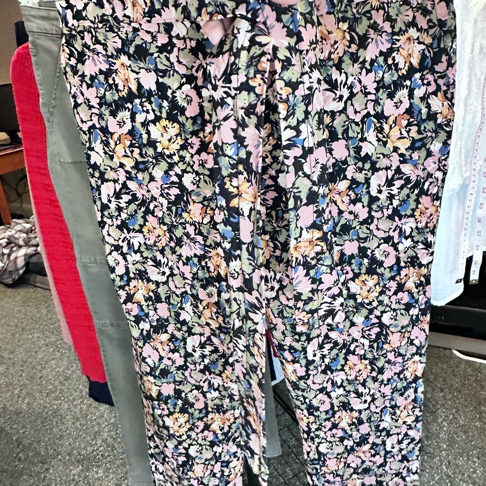 Jules & Leopold Multicolor Floral Pants - Picture 3 of 5